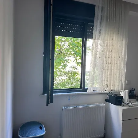 Apartman And Guide Service For Ladies Spacious 1